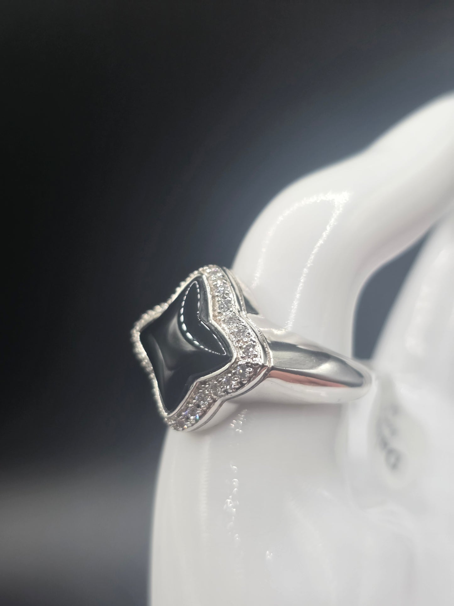925 Sterling Silver Onyx Center Clear Cluster Border CZ Flower Ring